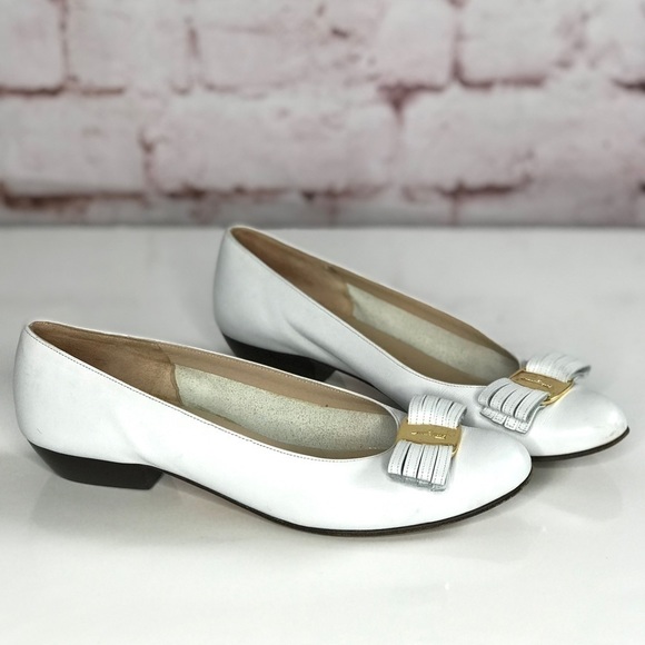Vintage SALVATORE FERRAGAMO Niccola White Leather Flats bow buckle Size 6.5 AA - Picture 7 of 13